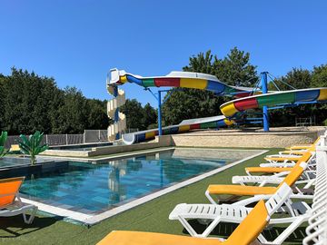 Pisicne avec toboggan