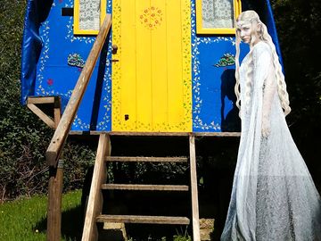 Galadriel's gypsy caravan