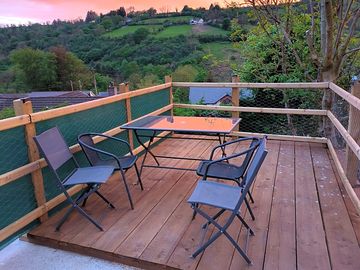 Own private decking with views (added by manager 06 jun 2024)
