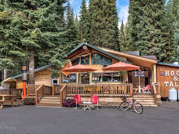 General store and hook & talon café