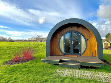 Rowan hobbit pod