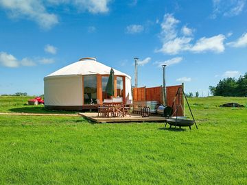 6m yurt with private deck and hot tub