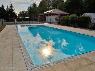 Outdoor swimming pool (added by manager 18 dec 2017)