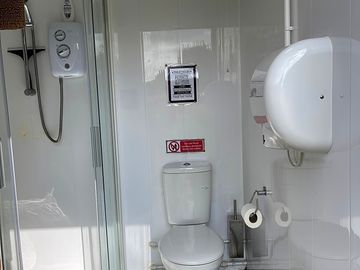 Electric power shower (added by manager 21 jul 2023)