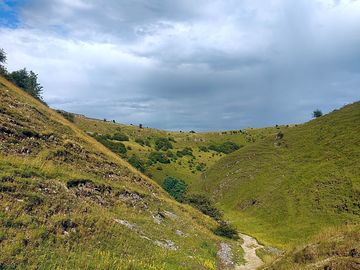 The walk from wardlow to litton.
