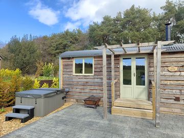 The sett exterior
