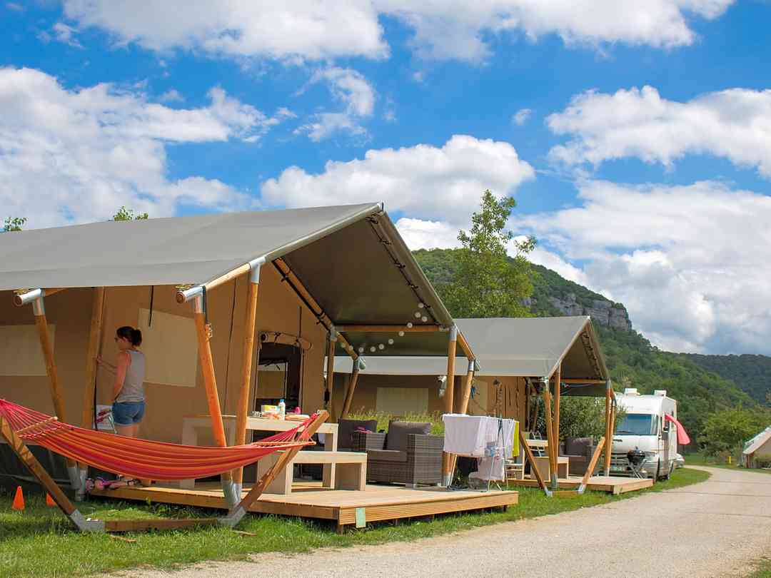 Camping Le Miroir, Les Hôpitaux-Neufs - Pitchup®