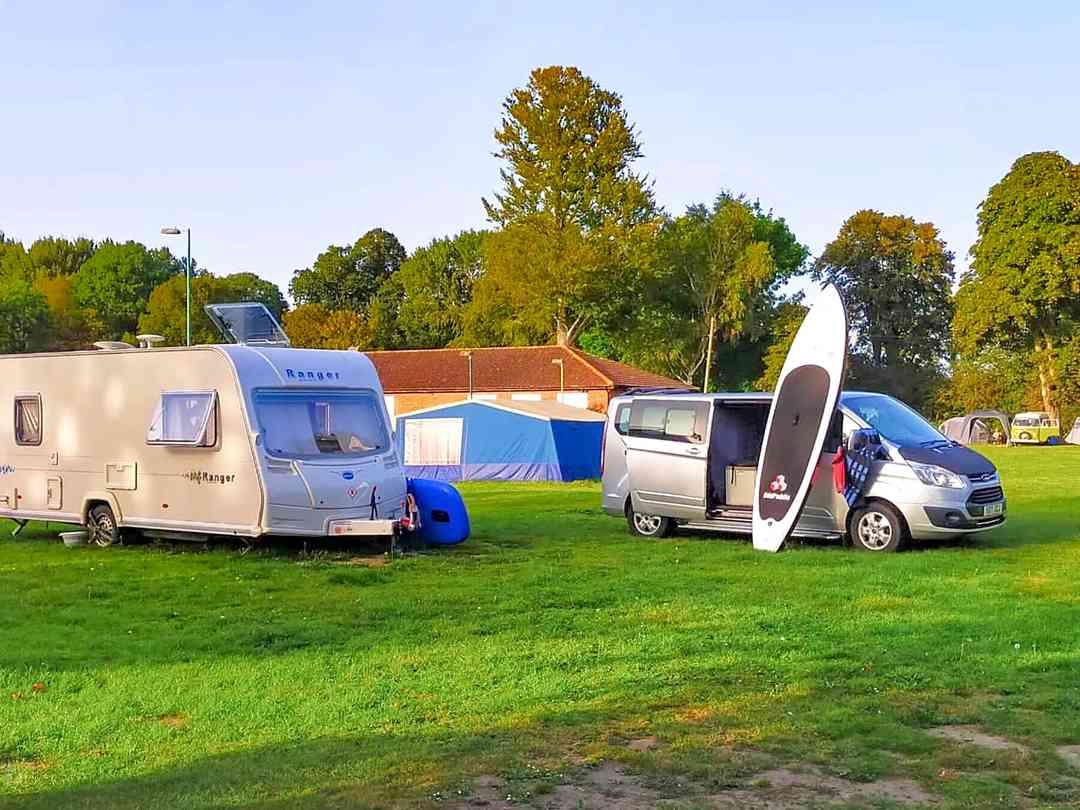 Laleham Camping Club (fotot lades till av föreståndaren 2024-01-15) Laleham Camping Club (fotot lades till av föreståndaren 2024-01-15)