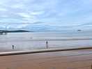 Beach 5 mins away
