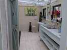 Shower / toilets wash room 1