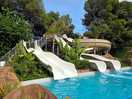 Really nice swimming pool.