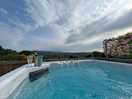 Hot tub, added extra £50 inc bottle of prosecco, great scenes
