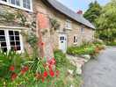Cottages in burton bradstock.