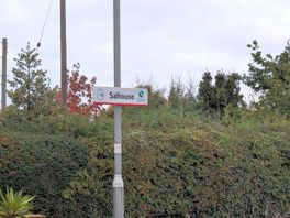 Nearby train station