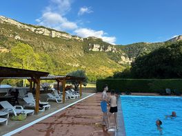 Piscine en fin de journée