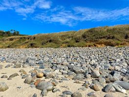 Local beach, natural beauty. tide comes in fast