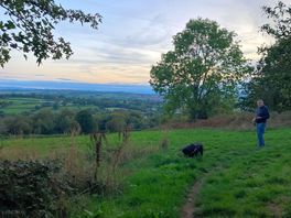 5 mins walk from where we parked up.