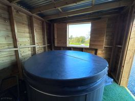 Hit tub