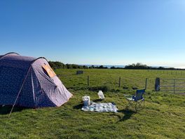 Sea view, with plenty of room for all pitches.