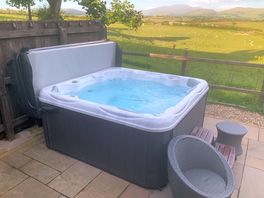 Hot tub amazing