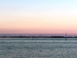 Vistas parcela anochecer