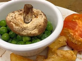 Dried out half cooked mushroom which summed up the quality of the food. do the kitchen not check