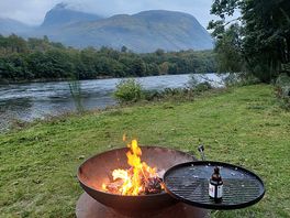 Bbq le long de la rivière