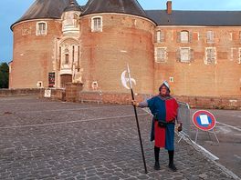 Het kasteel waar het historisch spektakel ten tonele wordt gespeeld