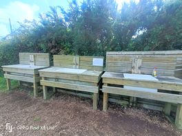 Row of large washing up sinks.