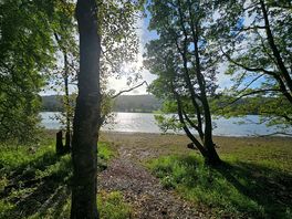 'beach' to coniston lake