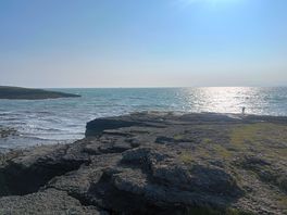 2 mins from site
