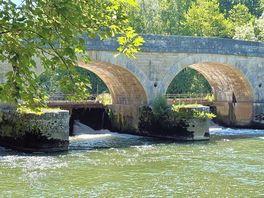 Rivier bij de camping