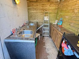 Washing up room