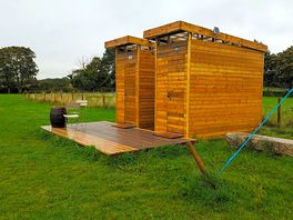 Toilet/showers