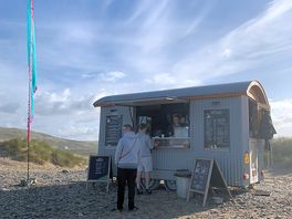 ‘the horse box’, a friendly and well stocked mobile cafe