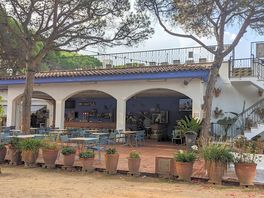 Great bar and shop