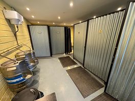 Shower & toilet facilities