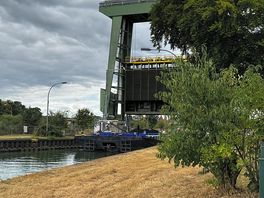 Boat lift! very interesting to watch