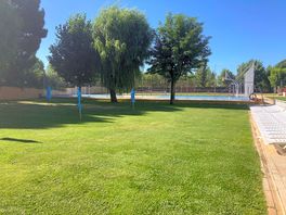 Play/ sunbathing area
