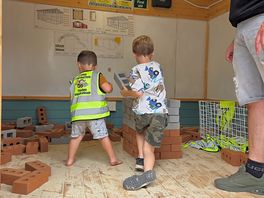 Mini life play areas - builder, police, fireman, paramedics, gardeners, little shop, farm.