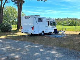 Place du camping très spacieuse