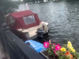Riverside pub a short paddle away