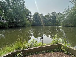 Billingford fisheries , 12 lakes to choose from. 4 of them pre booked only. course and carp lakes.
