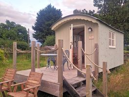 Shepherds hut with outdoor seating