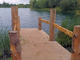 Q lake. 1 km swim around
