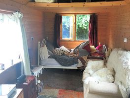 Cosy, comfortable and relaxing.