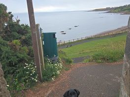 The site is really close to the fife costal path, which leads you to crail in about 10 mins