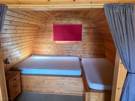 1 double ans 1 single bed
