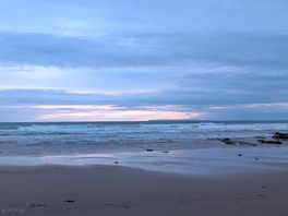 5 mins to the beach