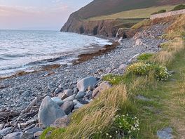 Close walk to the beach